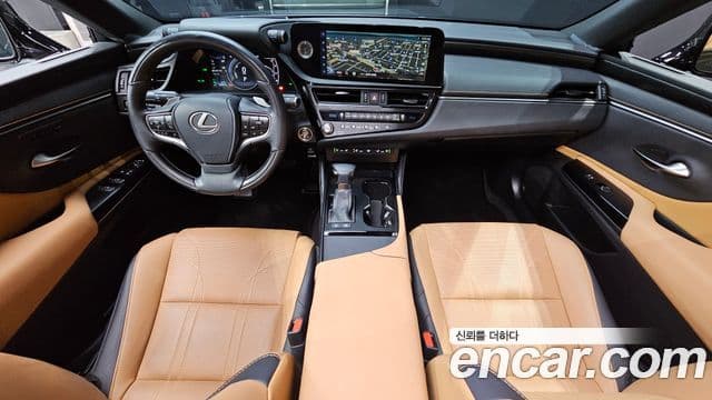 Lexus ES300h 2023 — Фото 7/20
