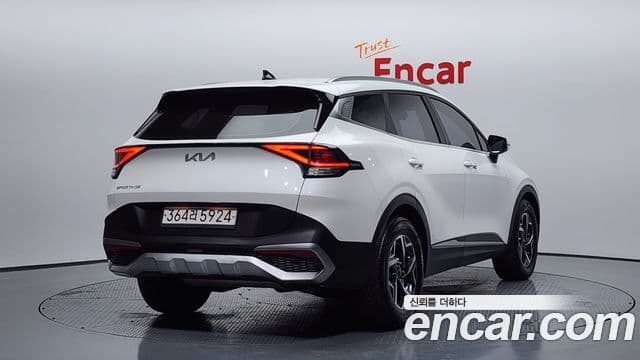 Kia Sportage 2021 — ფოტო 2/20