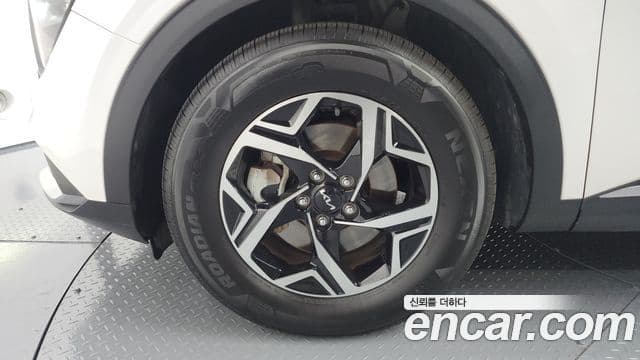 Kia Sportage 2021 — ფოტო 5/20