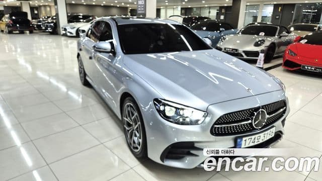 Mercedes-Benz E-Class 2022 — Photo 17/20