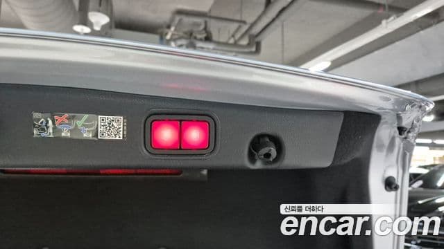 Mercedes-Benz E-Class 2022 — Photo 20/20
