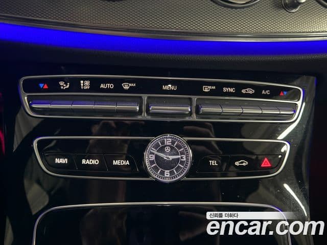 Mercedes-Benz E-Class 2019 — Photo 10/20
