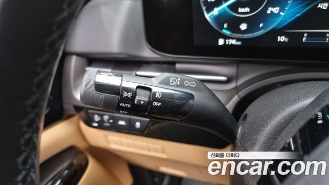 Kia Carnival 2021 — Фото 17/20