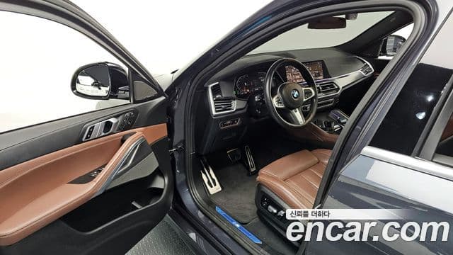 BMW X6 2020 — Фото 11/20