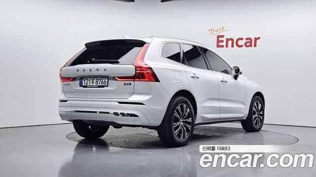 Volvo XC60 2022 — Şəkil 2/20