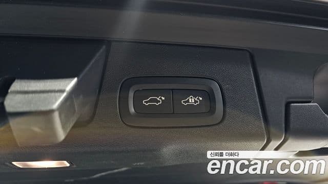 Volvo XC60 2022 — Şəkil 20/20