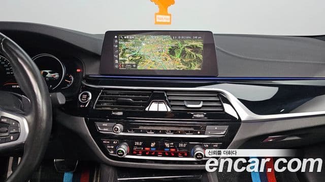 BMW 5 Series 2018 — Şəkil 14/20