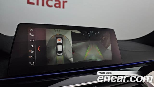 BMW 5 Series 2018 — Şəkil 15/20