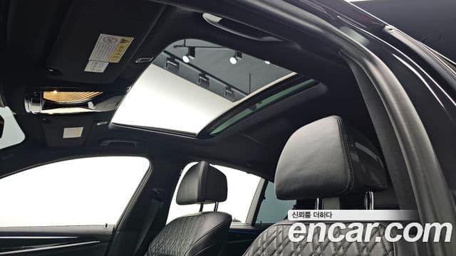 BMW 5 Series 2018 — Şəkil 19/20