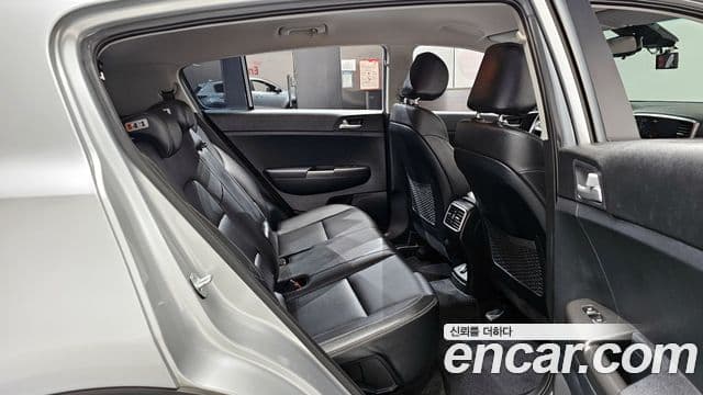 Kia Sportage The Bold 2018 — Şəkil 13/20