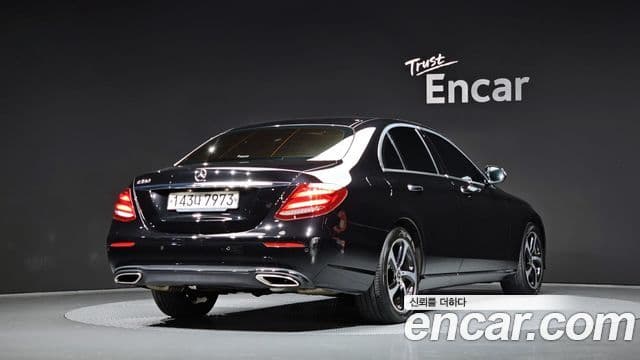 Mercedes-Benz E-Class 2019 — Фото 2/20