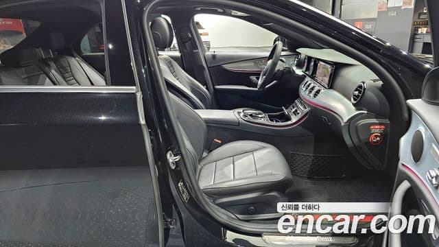 Mercedes-Benz E-Class 2019 — Фото 10/20