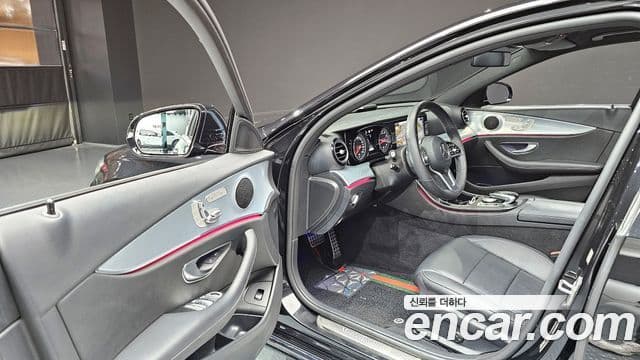 Mercedes-Benz E-Class 2019 — Фото 11/20
