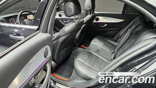 Mercedes-Benz E-Class 2019 — Фото 12/20