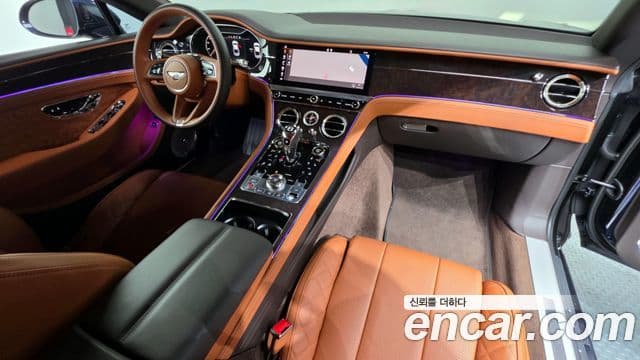 Bentley Continental GT 2021 — Şəkil 9/20