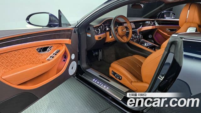 Bentley Continental GT 2021 — Şəkil 8/20