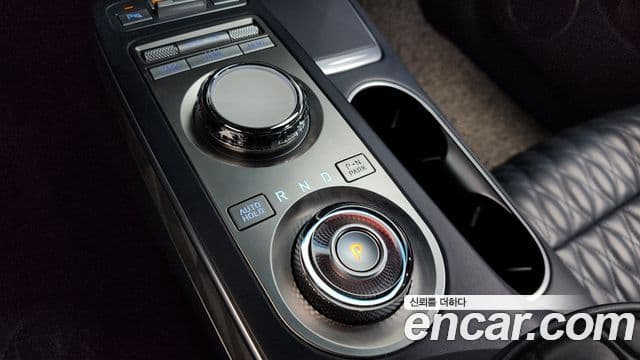 Genesis GV70 2021 — Şəkil 9/20