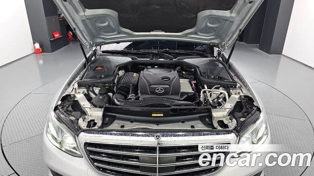 Mercedes-Benz E-Class 2018 — фото 6 из 20