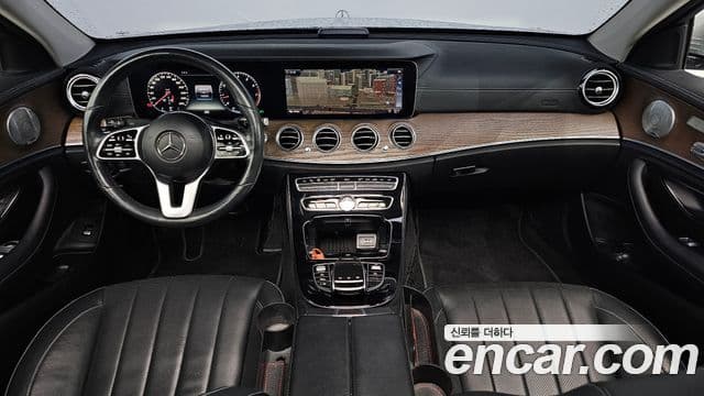 Mercedes-Benz E-Class 2018 — фото 7 из 20