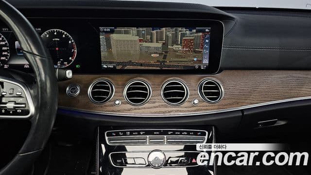 Mercedes-Benz E-Class 2018 — фото 14 из 20
