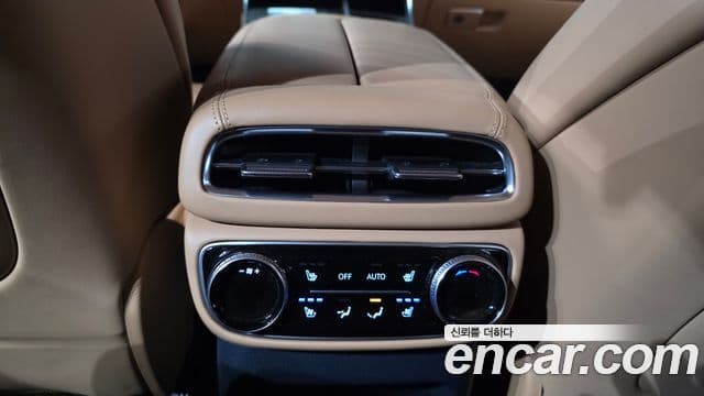 Genesis GV80 2021 — ფოტო 19/20