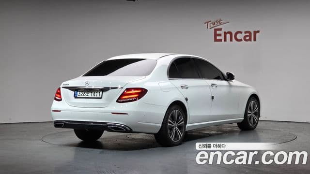 Mercedes-Benz E-Class 2020 — Şəkil 2/20