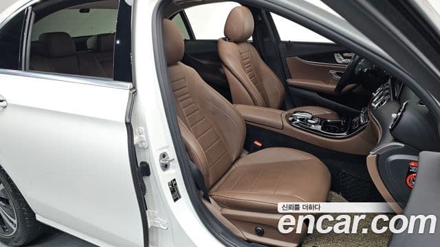 Mercedes-Benz E-Class 2020 — Şəkil 10/20