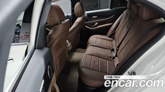 Mercedes-Benz E-Class 2020 — Şəkil 12/20