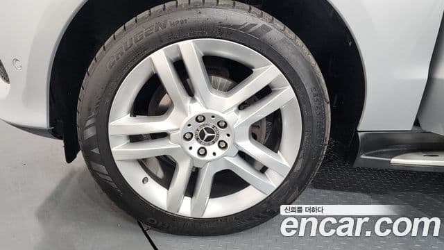 Mercedes-Benz GLE-Class 2018 — Şəkil 7/20