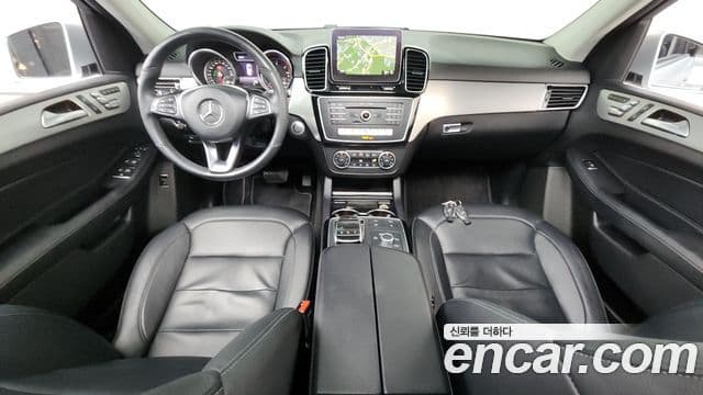 Mercedes-Benz GLE-Class 2018 — Şəkil 14/20