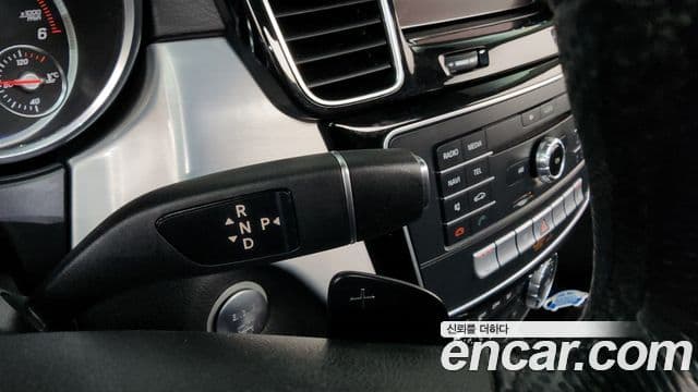 Mercedes-Benz GLE-Class 2018 — Şəkil 15/20