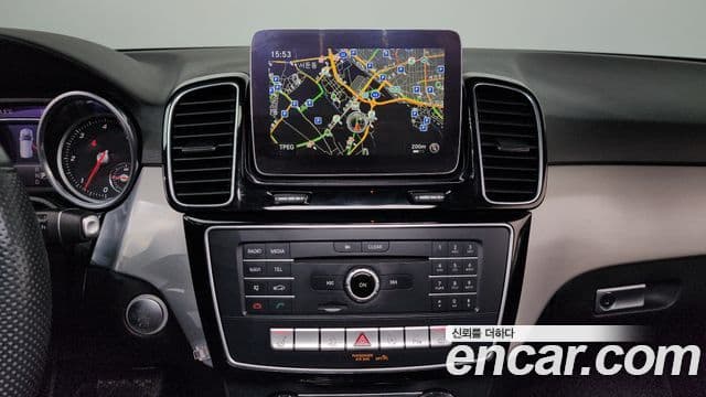 Mercedes-Benz GLE-Class 2018 — Şəkil 17/20