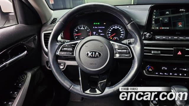Kia Seltos 2020 — ფოტო 14/20