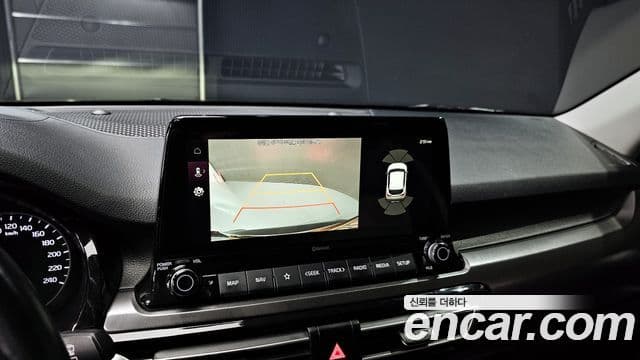 Kia Seltos 2020 — ფოტო 18/20