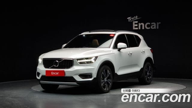 Volvo XC40 2019 — Photo 6/20