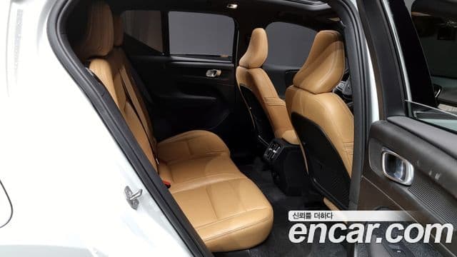 Volvo XC40 2019 — Photo 7/20