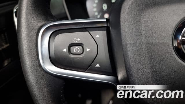 Volvo XC40 2019 — Photo 16/20