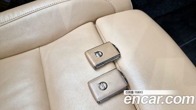 Volvo XC40 2019 — Photo 5/20
