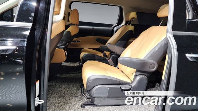 Kia Carnival 2022 — Фото 12/20