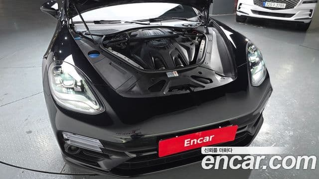 Porsche Panamera 2023 — ფოტო 6/20