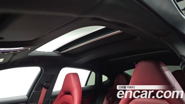 Porsche Panamera 2023 — ფოტო 18/20