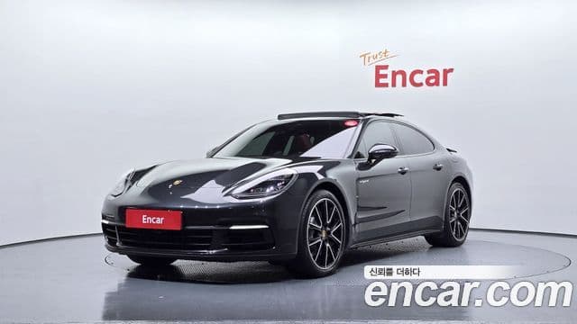 Porsche Panamera 2019 — Фото 1/20