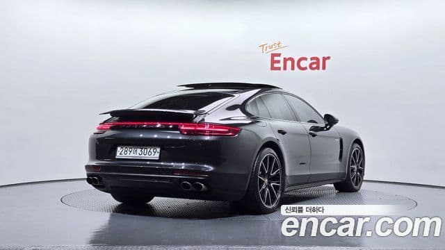 Porsche Panamera 2019 — Фото 2/20