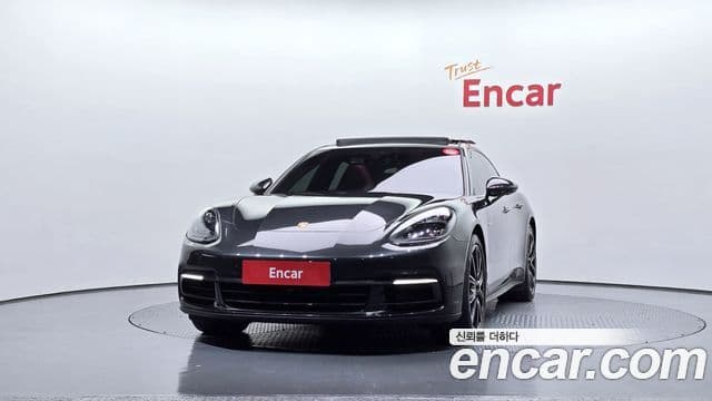 Porsche Panamera 2019 — Фото 3/20