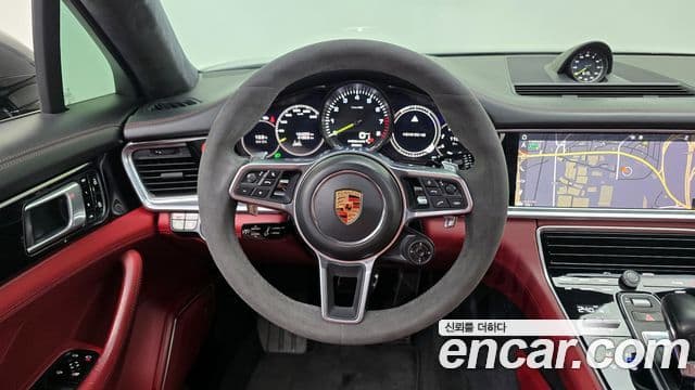 Porsche Panamera 2019 — Фото 14/20