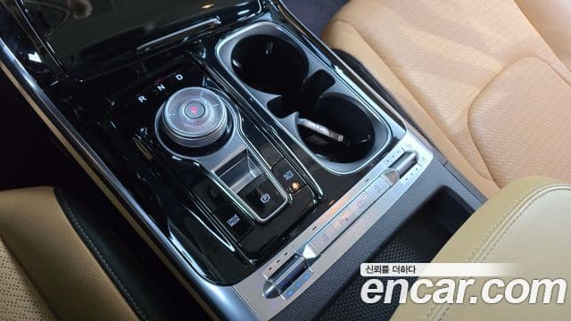 Kia Carnival 2020 — ფოტო 9/20
