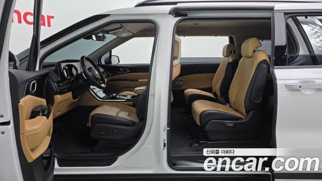 Kia Carnival 2020 — ფოტო 10/20