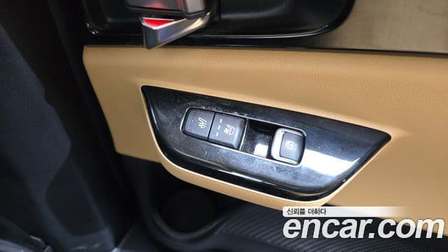 Kia Carnival 2020 — ფოტო 19/20