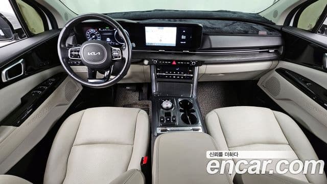 Kia Carnival 2022 — фото 7 из 20