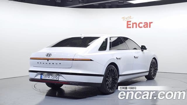 Hyundai Grandeur 2023 — Şəkil 2/20